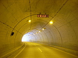 トンネル内電光表示板